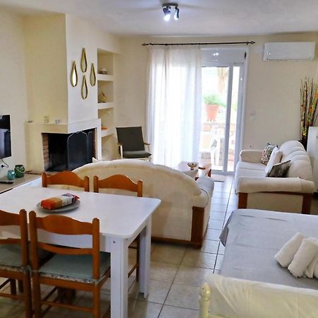 Fou'S Apartment Nafpaktos Екстериор снимка