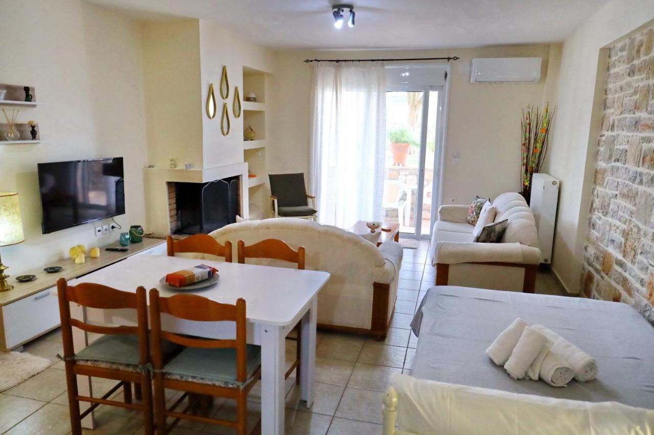 Fou'S Apartment Nafpaktos Екстериор снимка