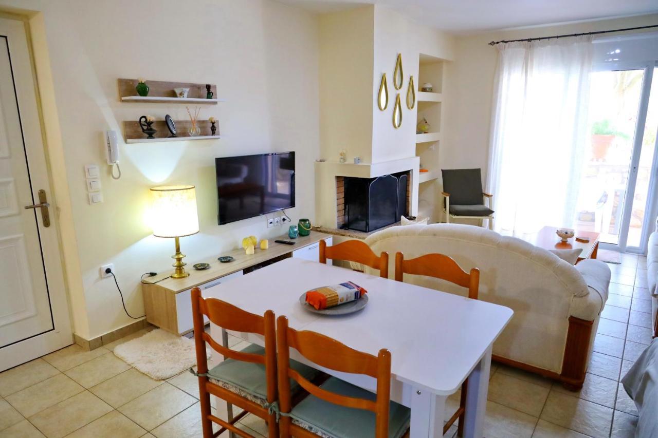 Fou'S Apartment Nafpaktos Екстериор снимка