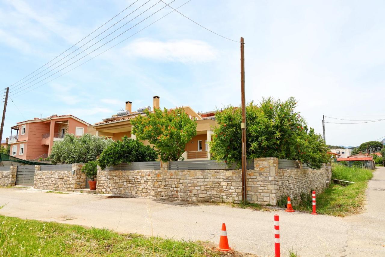 Fou'S Apartment Nafpaktos Екстериор снимка